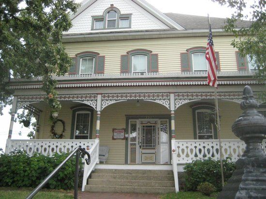 Dyer-Botsford Victorian House and Doll Museum